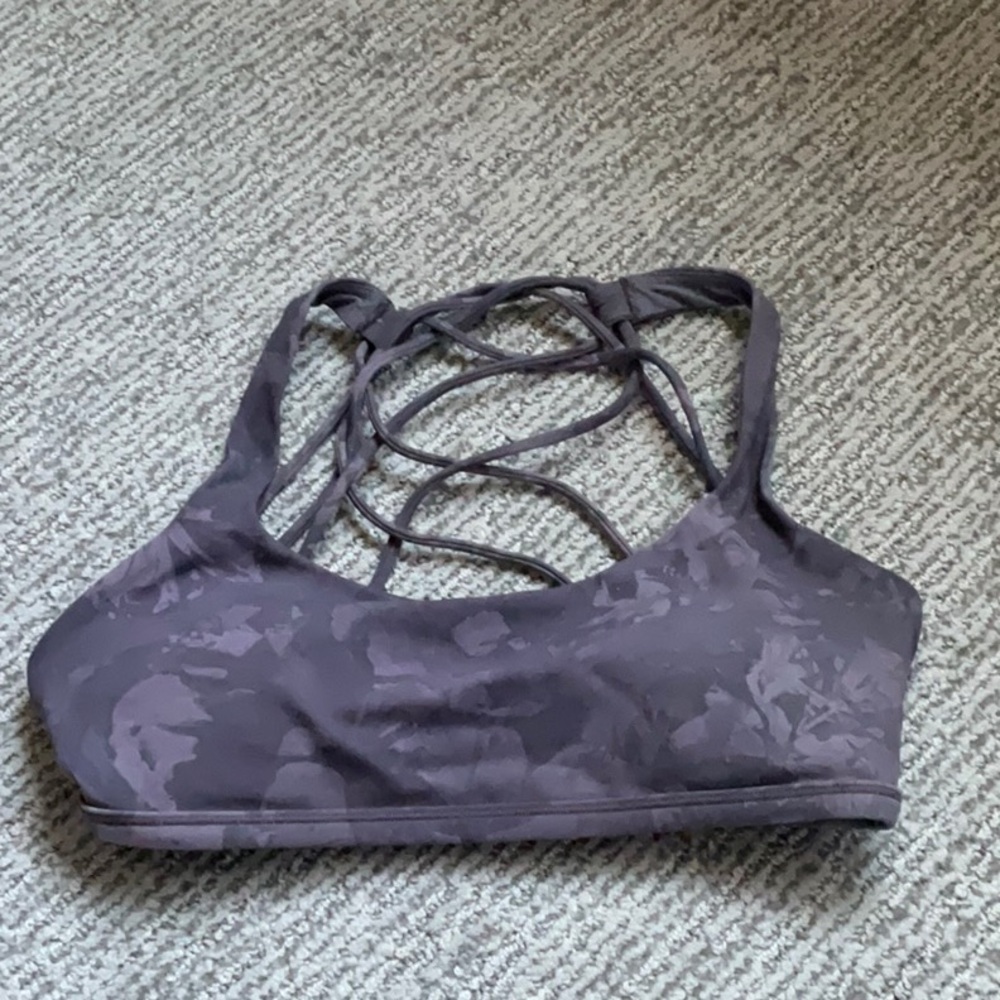 lululemon athletica Free to be *wild